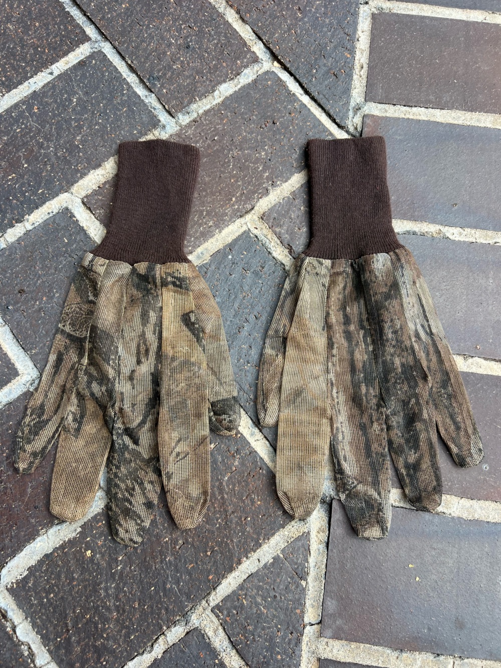 EUC RealTree Mesh Camo Hunting Gloves